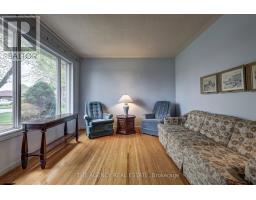 57 LAURENTIAN DRIVE S - 24
