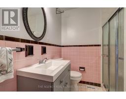57 LAURENTIAN DRIVE S - 33