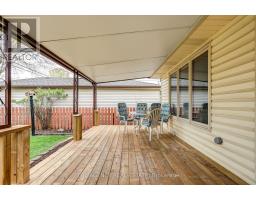 57 LAURENTIAN DRIVE S - 42