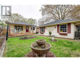 57 LAURENTIAN DRIVE S - 47