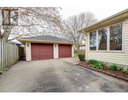 57 LAURENTIAN DRIVE S - 7