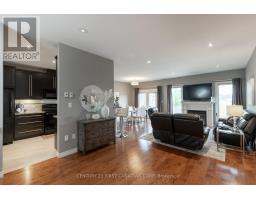 30 - 1630 BAYSWATER CRESCENT - 12