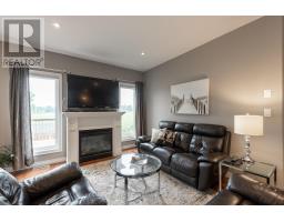 30 - 1630 BAYSWATER CRESCENT - 15