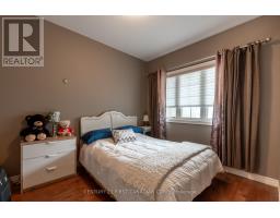 30 - 1630 BAYSWATER CRESCENT - 6