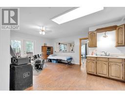 403167 ROBINSON ROAD - 17