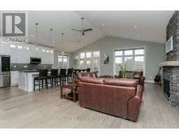 147 ROBIN RIDGE DRIVE - 4