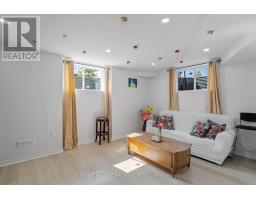 1552 SANDRIDGE AVENUE - 32