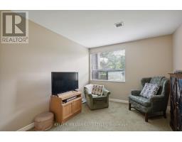 116 - 300 EVERGLADE CRESCENT - 31