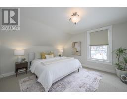 670 QUEENS AVENUE - 29