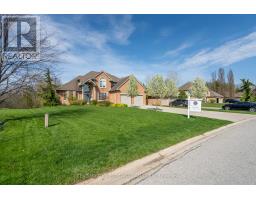 66 VALLEYVIEW CRESCENT - 2