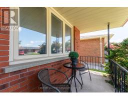 79 ROUNDHILL COURT - 3