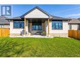 31 ROYAL DORNOCH DRIVE - 33