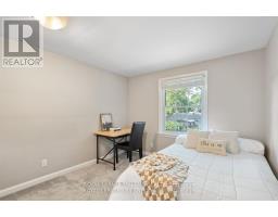 464 REGAL DRIVE - 22