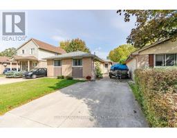 35 CAPRICE CRESCENT - 2