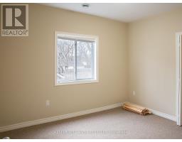 44 ESSEX STREET - 23