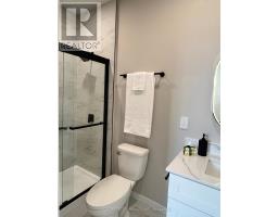 103 FORWARD AVENUE N - 18
