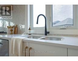 8 BOUW PLACE - 13