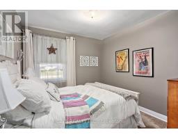 4 LYNDALE AVENUE - 19