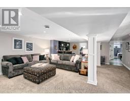 4 LYNDALE AVENUE - 23