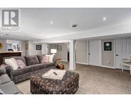4 LYNDALE AVENUE - 24