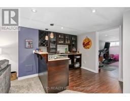 4 LYNDALE AVENUE - 25