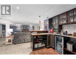 4 LYNDALE AVENUE - 26