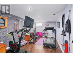 4 LYNDALE AVENUE - 27
