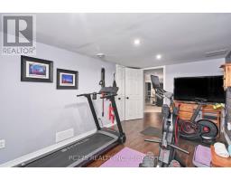 4 LYNDALE AVENUE - 28