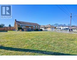 4 LYNDALE AVENUE - 3
