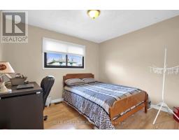 102 SEMENYN AVENUE - 15