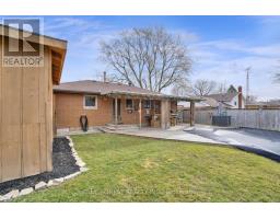102 SEMENYN AVENUE - 23
