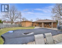 102 SEMENYN AVENUE - 25