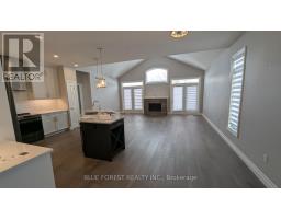 11 - 273 RIDDELL STREET - 4