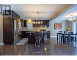 490 PHYLLIS STREET - 7