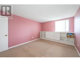 910 - 570 PROUDFOOT LANE - 16