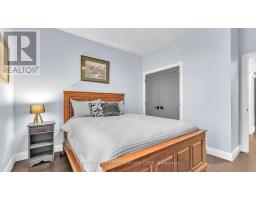 697 BARKER STREET - 18