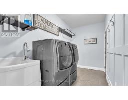 697 BARKER STREET - 21