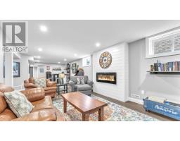 697 BARKER STREET - 26