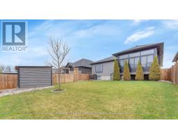 697 BARKER STREET - 32