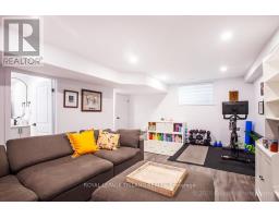 949 DEVERON CRESCENT - 44