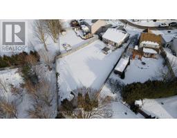1685 DEVOS DRIVE - 23