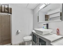 55 ROSAMOND CRESCENT - 18