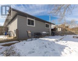 55 ROSAMOND CRESCENT - 21