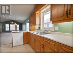 584 WELLINGTON STREET - 11
