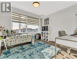 2096 CORONATION DRIVE - 36
