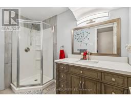 87 SIR JAMES COURT - 40