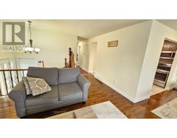 45 LOCUST CRESCENT - 5