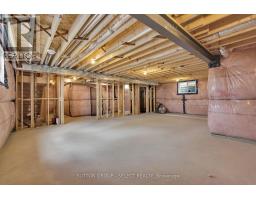 9 BRISCOE CRESCENT - 32