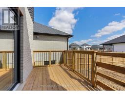9 BRISCOE CRESCENT - 34