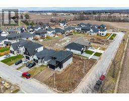 9 BRISCOE CRESCENT - 40